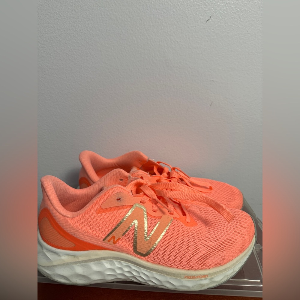 New Balance Arishi women’s size 8.5 shoe.
